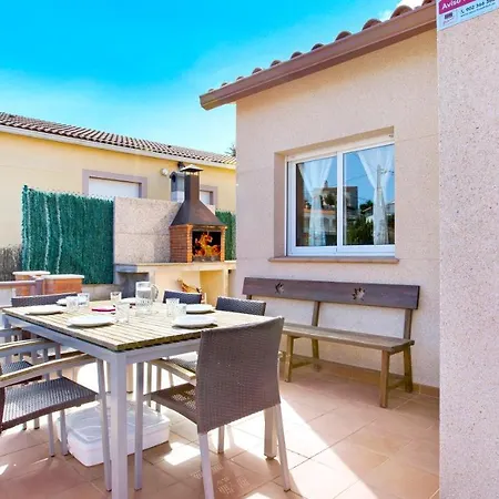 Villa Sleeps 6 Lloret de Mar