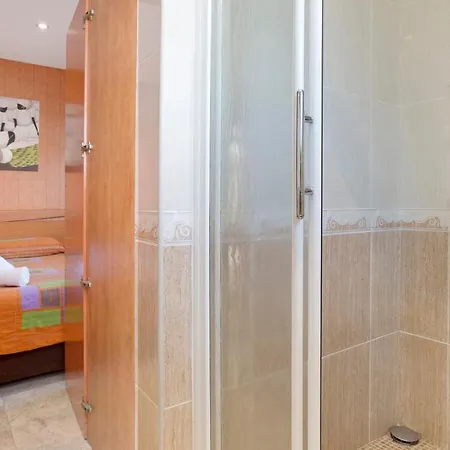 Sleeps 6 Villa *