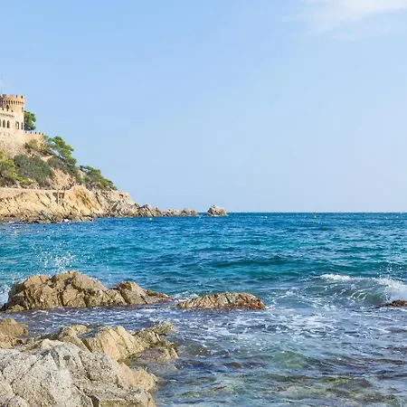 Sleeps 6 Villa Lloret de Mar